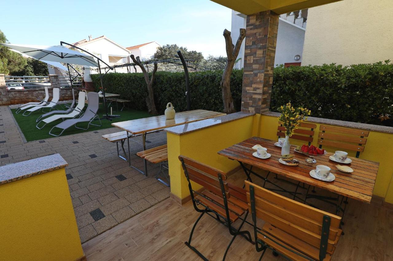 Apartments Oliva Vrsi Esterno foto